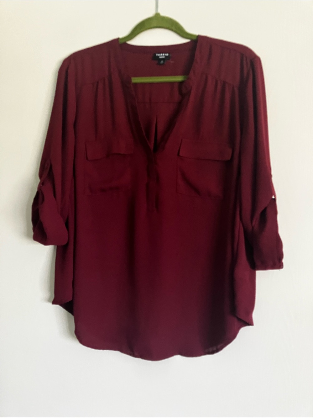 Torrid Georgette Blouse Size 0 (L 12/14) Burgundy Roll Tab Sleeve Top NWOT